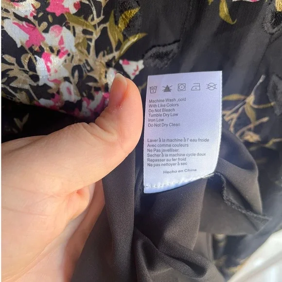 Anthro Foxiedox Black Floral Flutter Sleeve‎ Ruched V Neck Midi Dress Size 6 - Picture 7 of 7